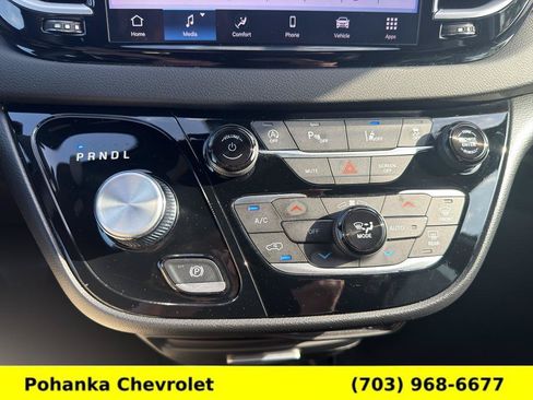Used 2025 Chrysler Pacifica Select FWD image 15