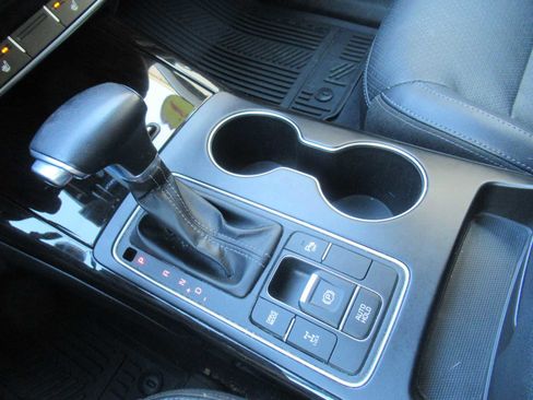 Used 2019 Kia Sorento EX image 36