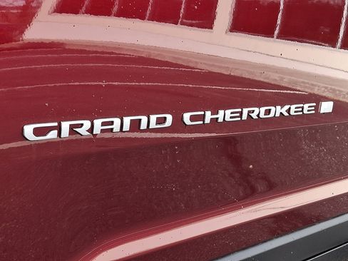New 2026 Jeep Grand Cherokee Limited image 18