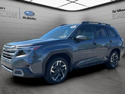 Used 2025 Subaru Forester Limited AWD/4WD image 10