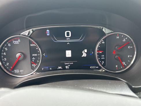 Certified 2024 GMC Terrain Denali w/ Denali Premium Package AWD/4WD image 24