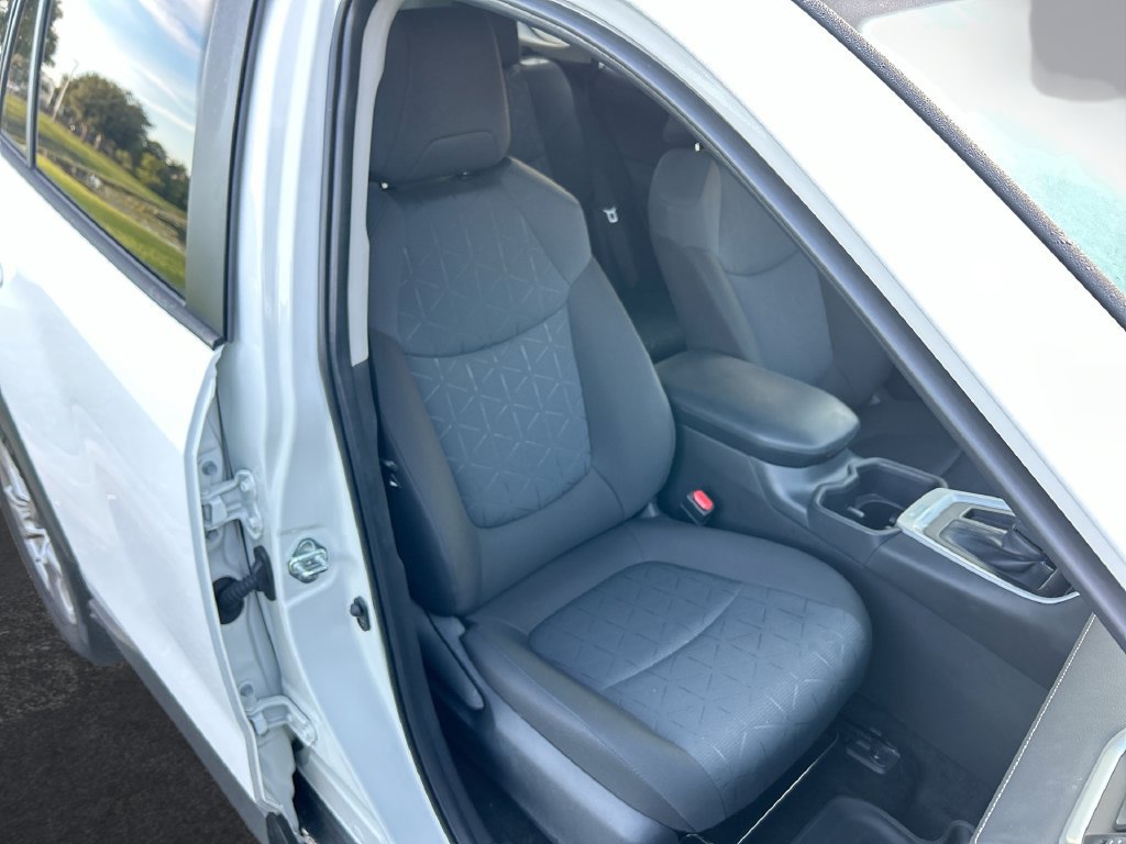 Certified 2025 Toyota RAV4 XLE w/ Convenience Package FWD image 33