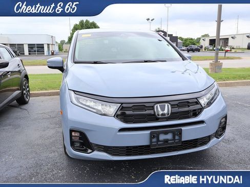 Used 2026 Honda Odyssey Elite image 4
