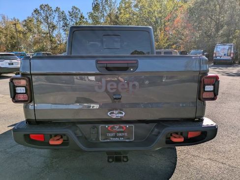 New 2026 Jeep Gladiator Mojave w/ Technology Group AWD/4WD image 5