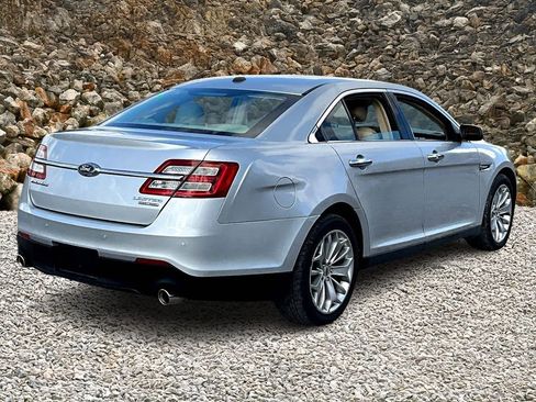 Used 2018 Ford Taurus Limited image 2