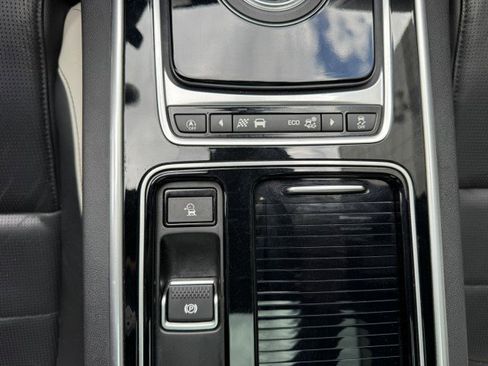 Used 2018 Jaguar XE S AWD/4WD image 27