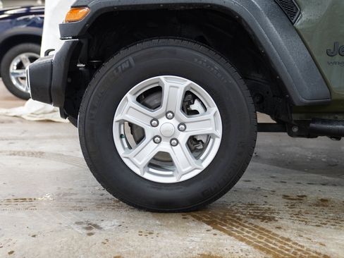 Used 2022 Jeep Wrangler Unlimited Sport AWD/4WD image 15