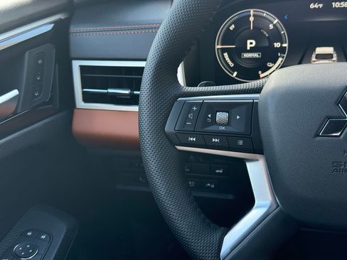 New 2025 Mitsubishi Outlander SEL image 10