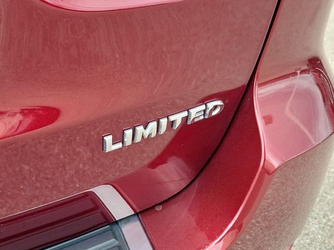 Used 2019 Jeep Grand Cherokee Limited AWD/4WD image 8