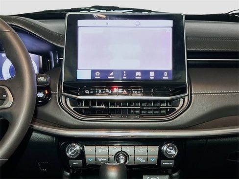 Certified 2024 Jeep Compass Limited w/ High Altitude Package image 12