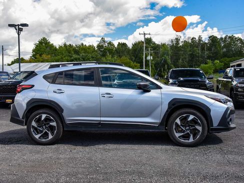 Used 2024 Subaru Crosstrek 2.5i Limited AWD/4WD image 2