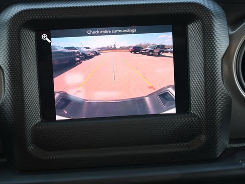 Used 2022 Jeep Gladiator Willys image 14