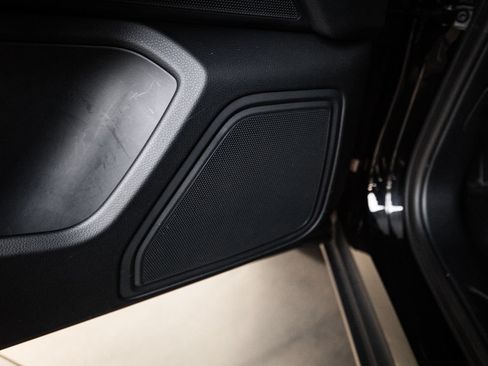 Certified 2023 Porsche Macan AWD/4WD image 21