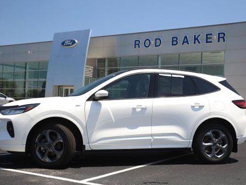 Certified 2023 Ford Escape ST-Line Select w/ Tech Pack #1 AWD/4WD image 3