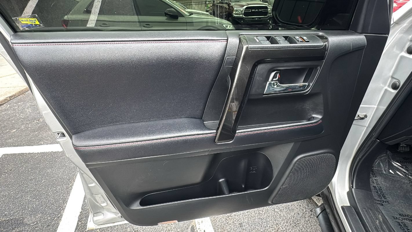 Used 2019 Toyota 4Runner TRD Off-Road Premium AWD/4WD image 11