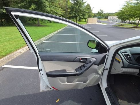 Used 2012 Kia Forte EX FWD image 12