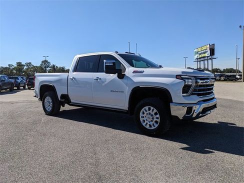 Used 2024 Chevrolet Silverado 3500 LTZ w/ LTZ Plus Package image 2