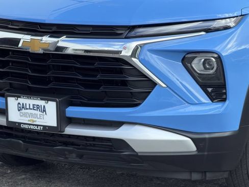 Used 2024 Chevrolet TrailBlazer LT w/ Driver Confidence Package AWD/4WD image 8