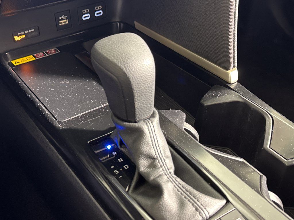 Used 2025 Toyota Camry LE FWD image 31