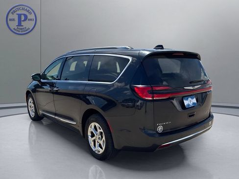 Used 2021 Chrysler Pacifica Limited w/ Premium & Safety Sphere Group AWD/4WD image 5