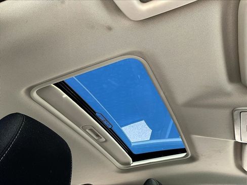 Used 2022 Ford EcoSport SE w/ SE Convenience Package image 22