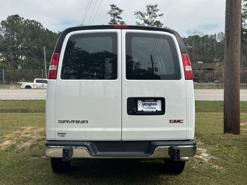 Used 2024 GMC Savana 2500 w/ Driver Convenience Package image 9