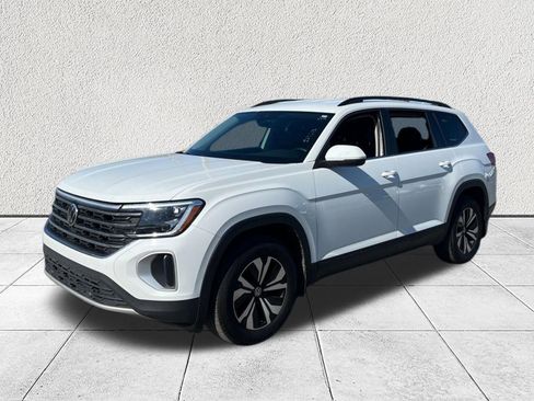 Used 2024 Volkswagen Atlas SE image 4