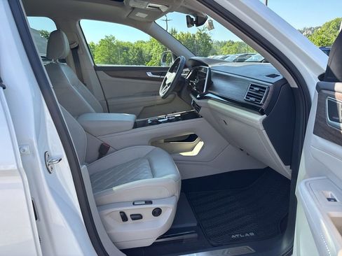 Used 2025 Volkswagen Atlas SEL Premium R-Line AWD/4WD image 23