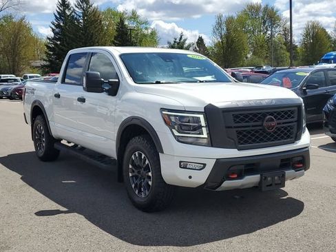 Used 2024 Nissan Titan PRO-4X w/ Pro-4x Convenience Package AWD/4WD image 2