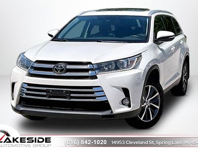 Used 2019 Toyota Highlander SE
