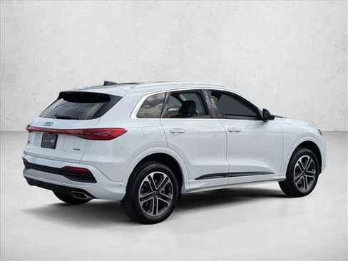 Certified 2025 Audi Q5 Premium w/ Convenience Package AWD/4WD image 5