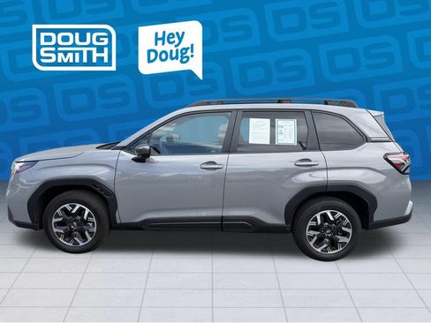 Used 2026 Subaru Forester Premium AWD/4WD image 2