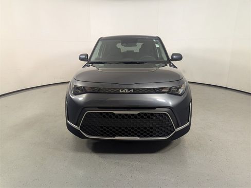 Used 2023 Kia Soul LX image 2