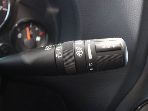 Used 2017 Jeep Wrangler Unlimited Sahara image 11