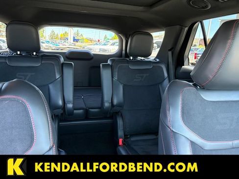 Certified 2025 Ford Explorer ST AWD/4WD image 17