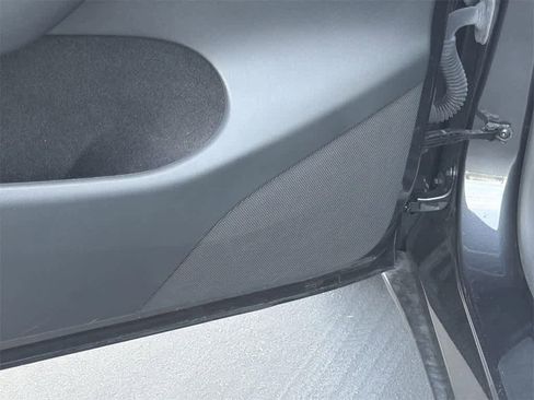 Used 2024 Tesla Model Y image 25