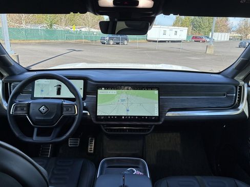 Used 2024 Rivian R1T Adventure image 15