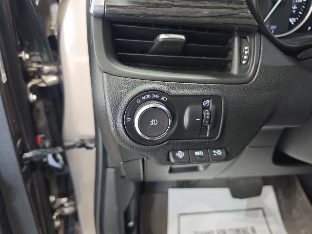 Used 2017 Buick Envision Premium w/ Driver Confidence Package AWD/4WD image 19