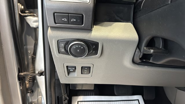Used 2015 Ford F150 XLT w/ Equipment Group 302A Luxury AWD/4WD image 16