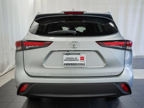 Used 2025 Toyota Highlander XLE AWD/4WD image 5