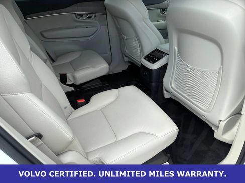 Certified 2023 Volvo XC90 T8 Plus AWD/4WD image 32