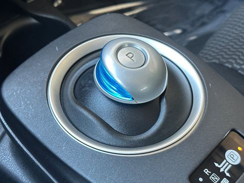 Used 2013 Nissan Leaf S w/ Charger Pkg FWD image 32