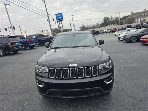 Used 2017 Jeep Grand Cherokee Laredo w/ Quick Order Package 2BE image 2