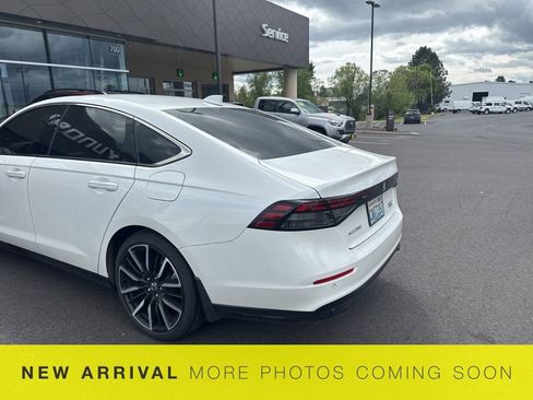 Used 2024 Honda Accord Touring image 8