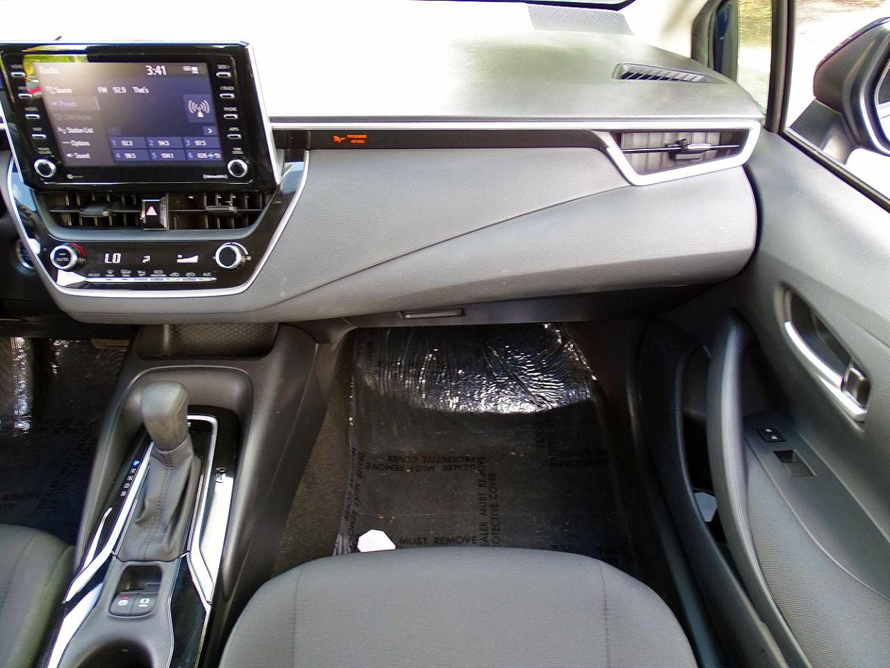 Used 2021 Toyota Corolla LE w/ LE Convenience Package FWD image 32