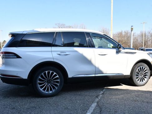 Used 2023 Lincoln Aviator Reserve AWD/4WD image 7