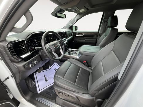 Used 2025 GMC Sierra 1500 SLT RWD image 18