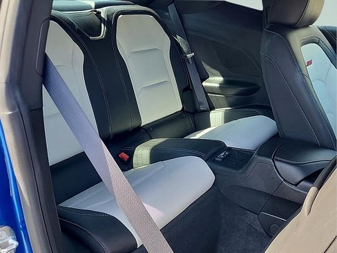 Used 2018 Chevrolet Camaro SS RWD image 11