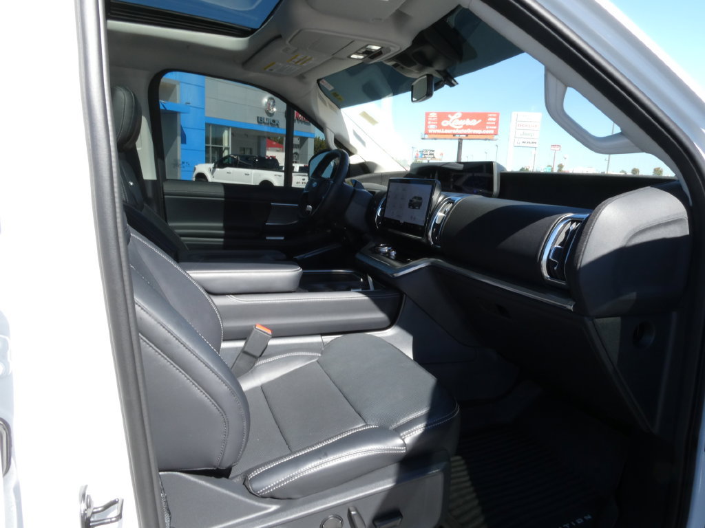 Used 2025 Ford Expedition Max Platinum w/ Driver's Package AWD/4WD image 14