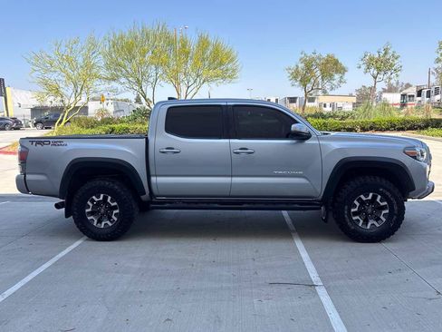 Used 2021 Toyota Tacoma TRD Off-Road w/ Technology Package RWD image 2